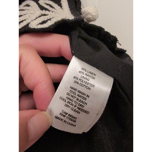 Maison d' Amelie Linen Blend Embroidered Floral Leafy Vest Black Dark Academia - Picture 3 of 4